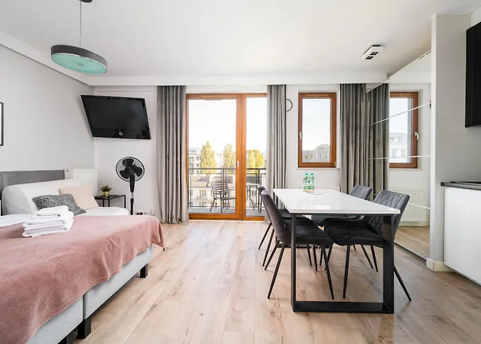 Wola Brylowska Chic By Bookinghost *